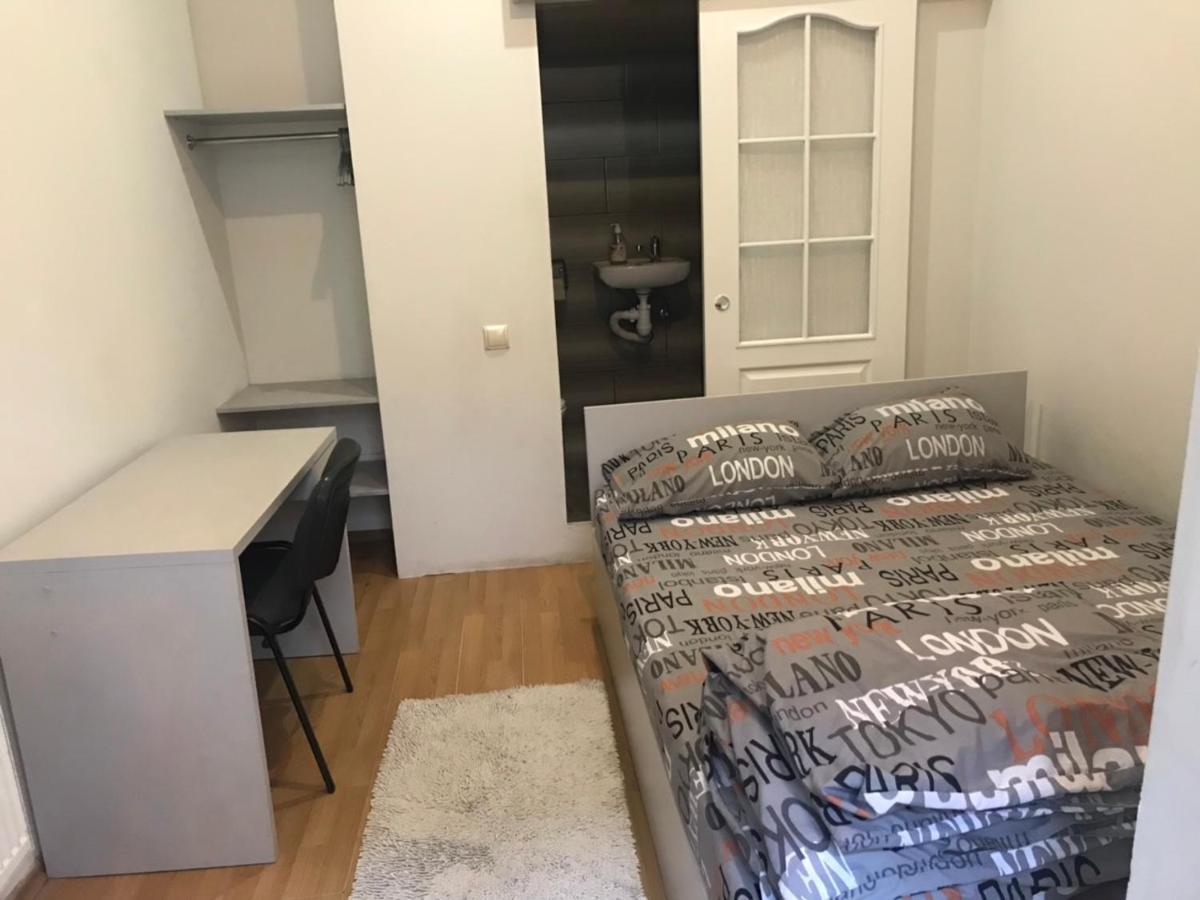 Mister Hostel Lviv Ngoại thất bức ảnh