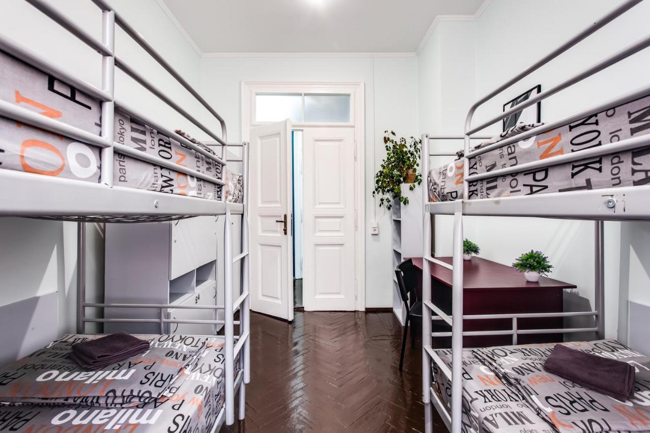 Mister Hostel Lviv Ngoại thất bức ảnh
