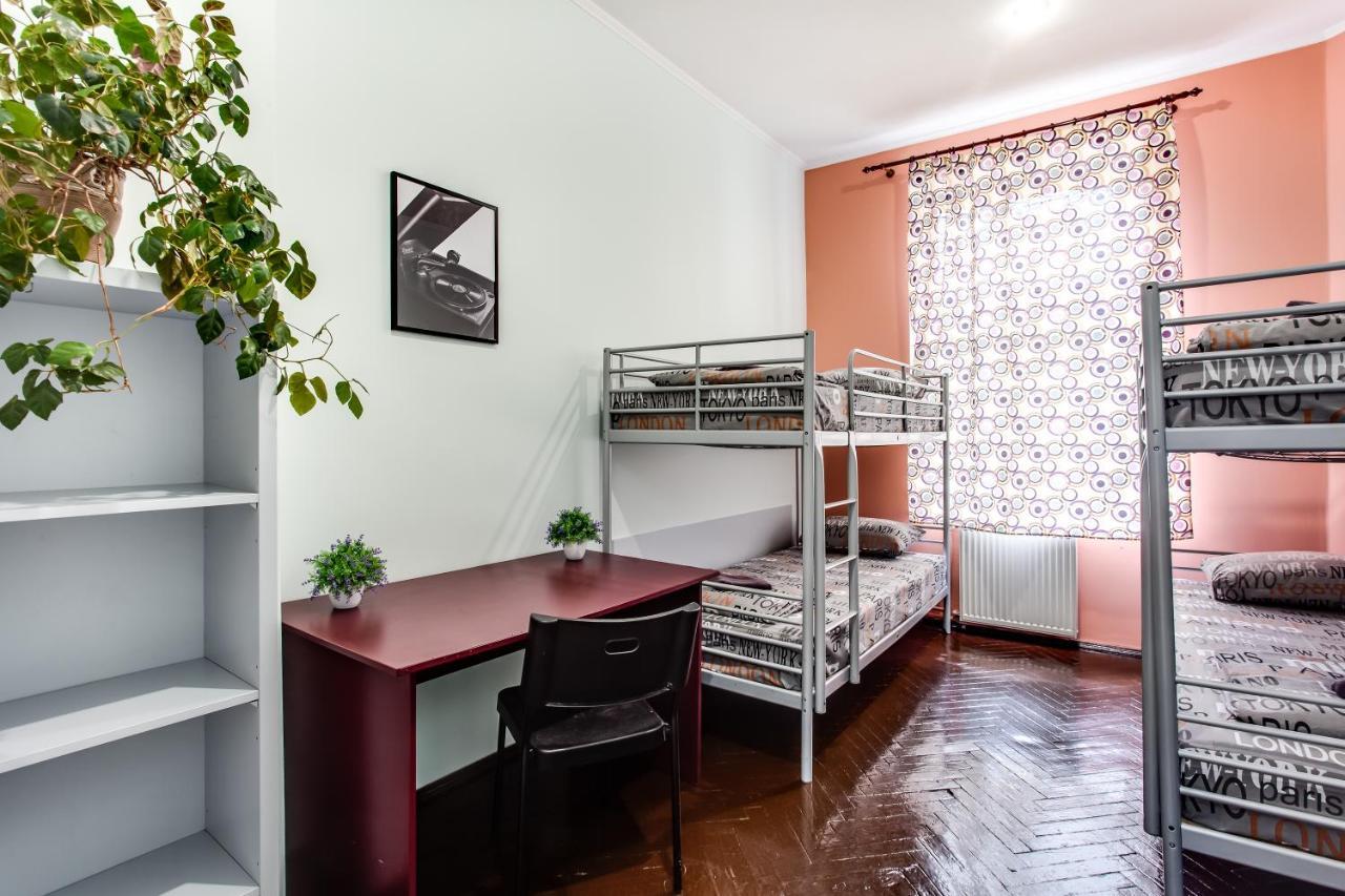 Mister Hostel Lviv Ngoại thất bức ảnh
