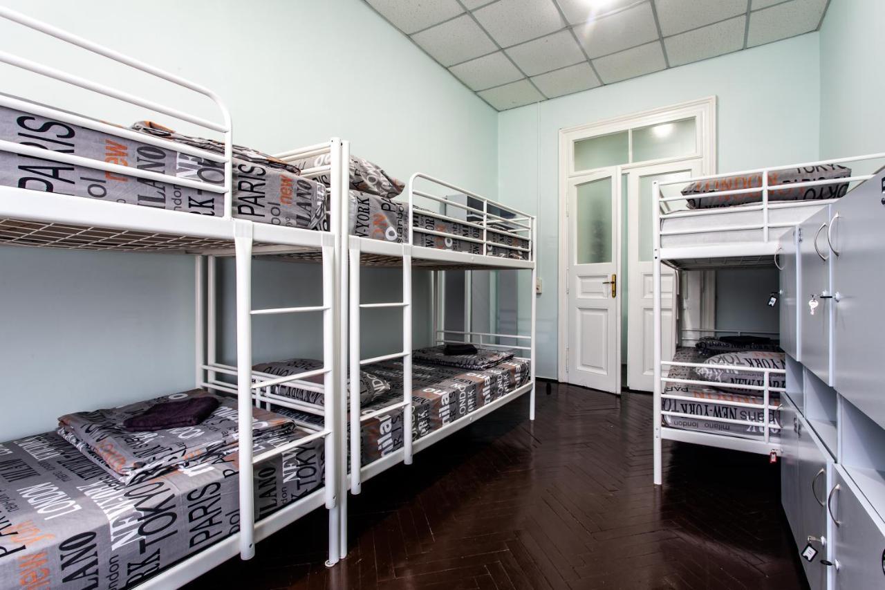 Mister Hostel Lviv Ngoại thất bức ảnh