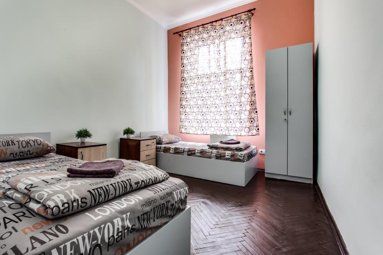 Mister Hostel Lviv Ngoại thất bức ảnh