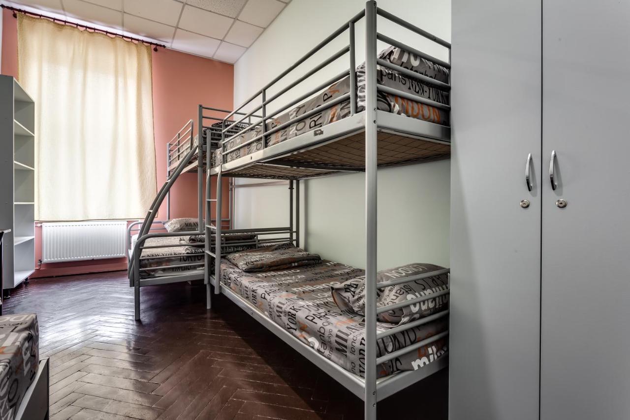 Mister Hostel Lviv Ngoại thất bức ảnh