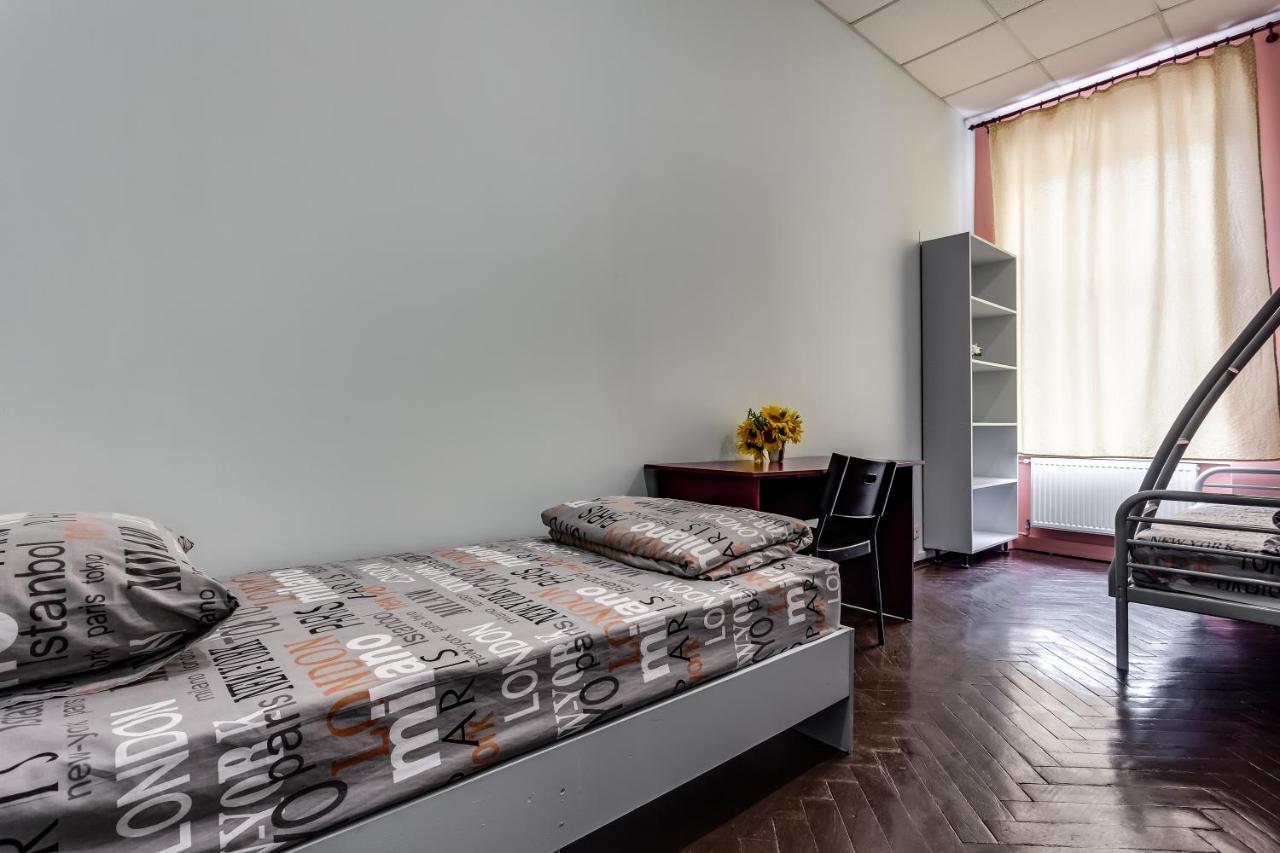 Mister Hostel Lviv Ngoại thất bức ảnh
