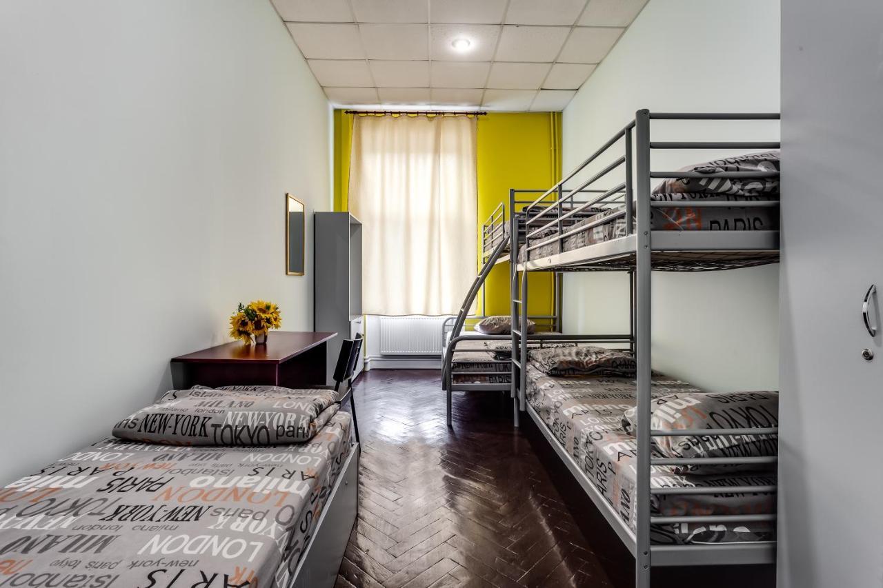 Mister Hostel Lviv Ngoại thất bức ảnh