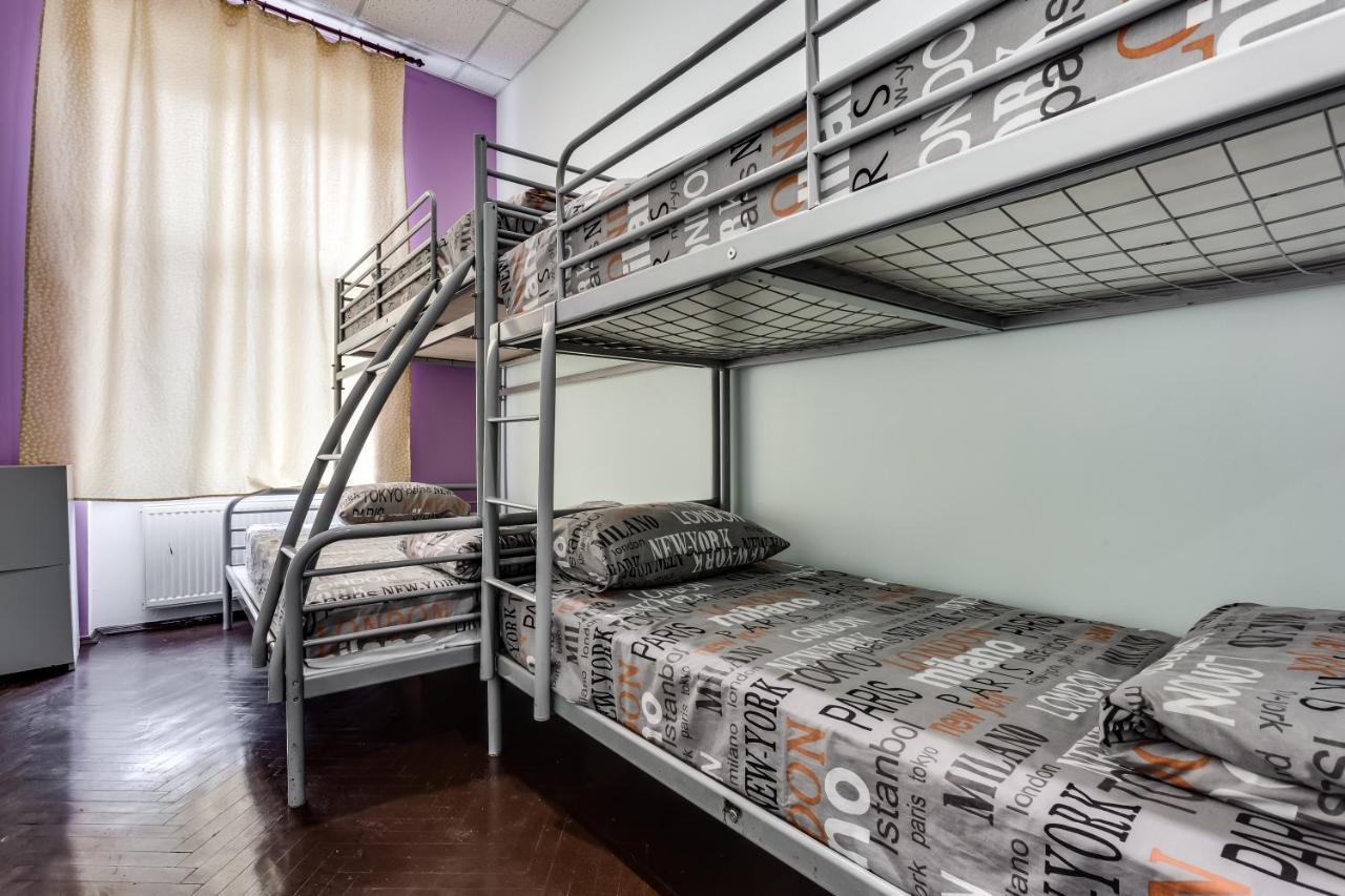 Mister Hostel Lviv Ngoại thất bức ảnh
