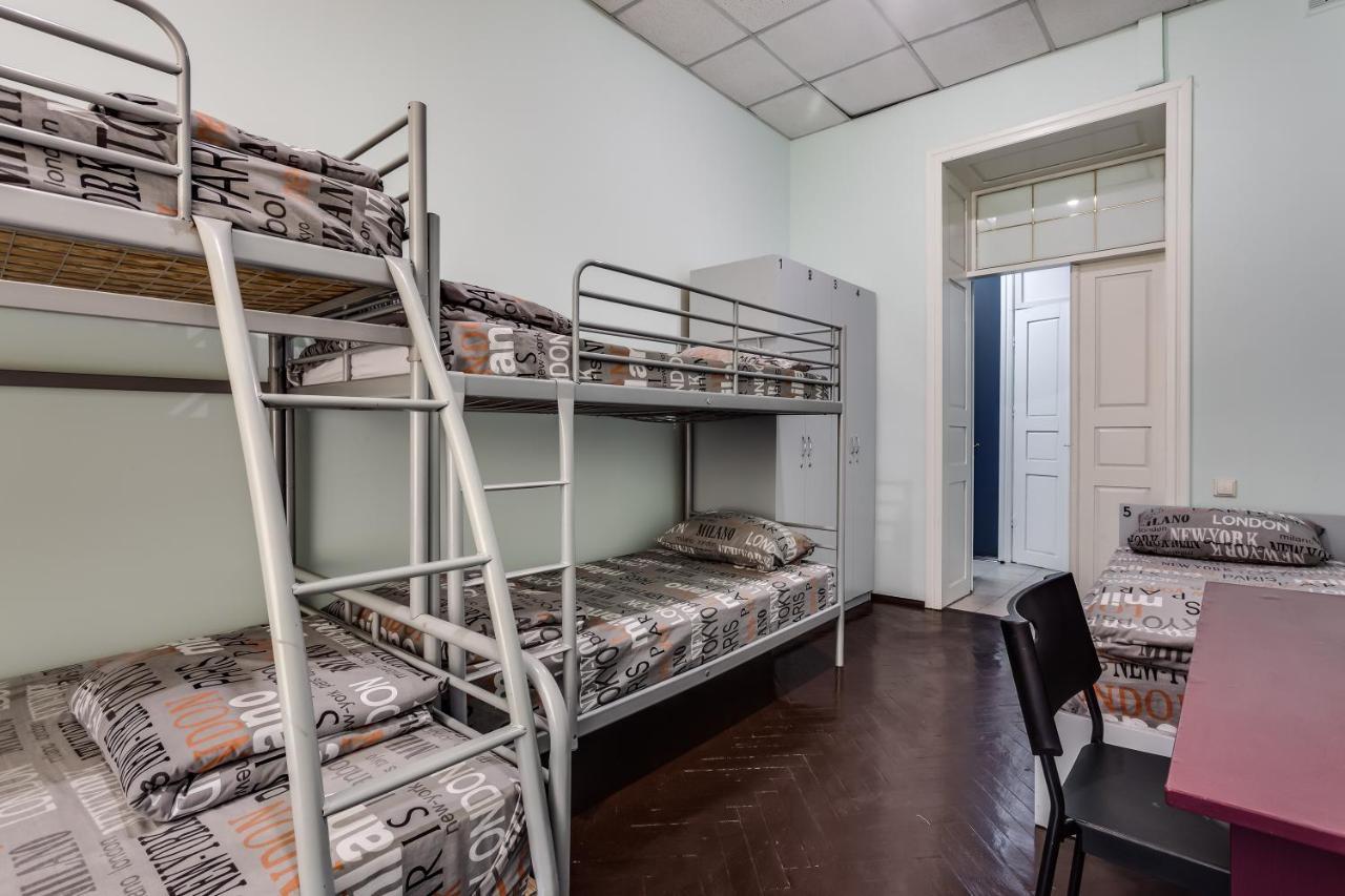 Mister Hostel Lviv Ngoại thất bức ảnh