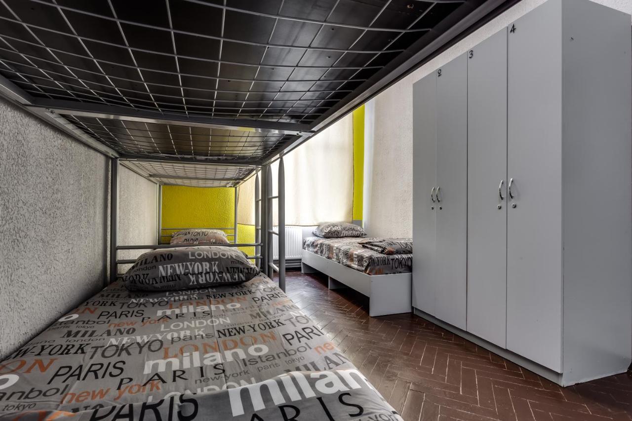 Mister Hostel Lviv Ngoại thất bức ảnh