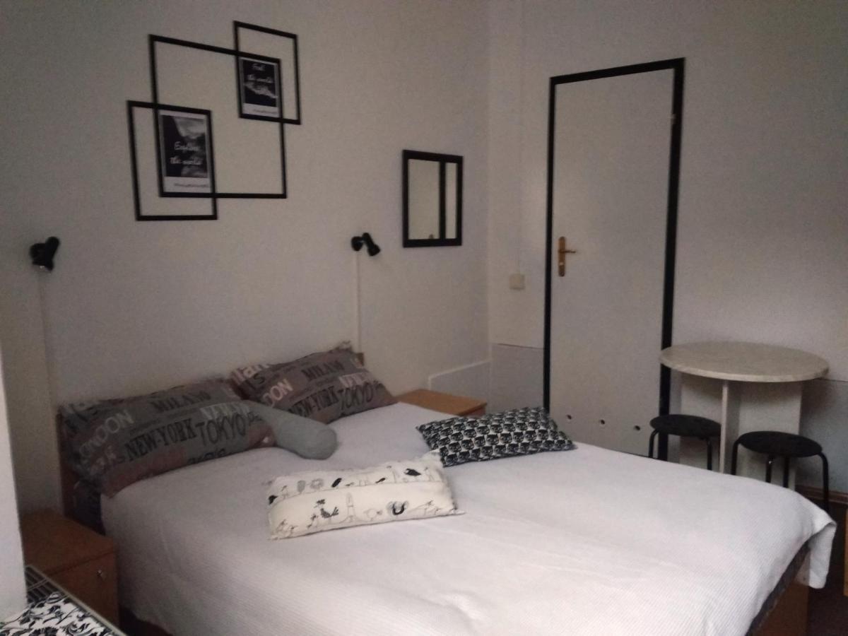 Mister Hostel Lviv Ngoại thất bức ảnh